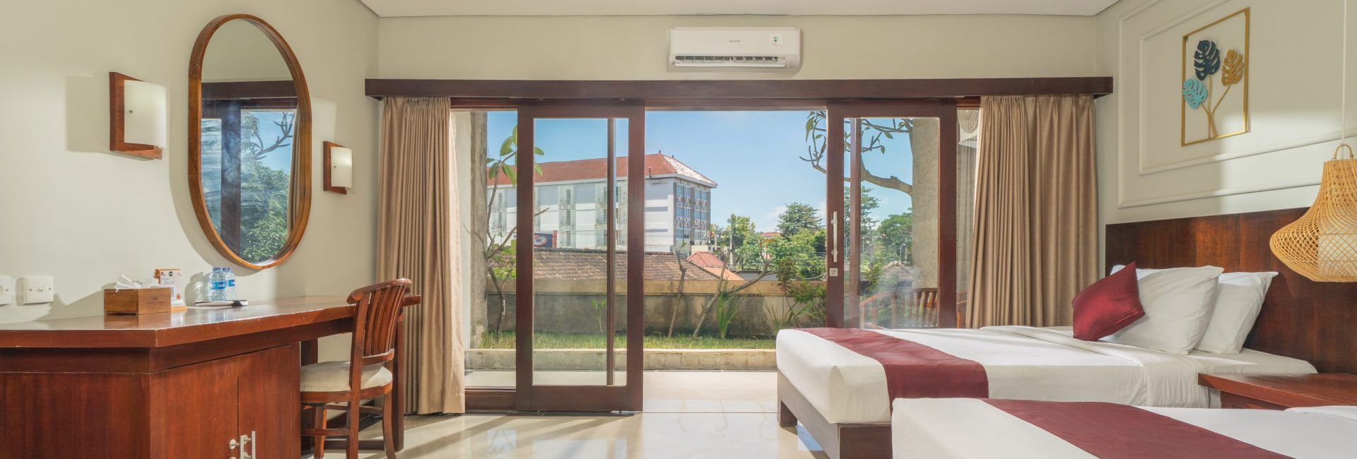 Deluxe Room with Balcony Breakfast