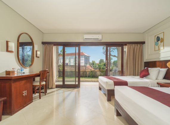 Deluxe Room with Balcony Breakfast
